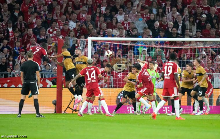 بايرن ميونخ يفتتح الدوري الألماني بخماسية في شباك شتوتجارت