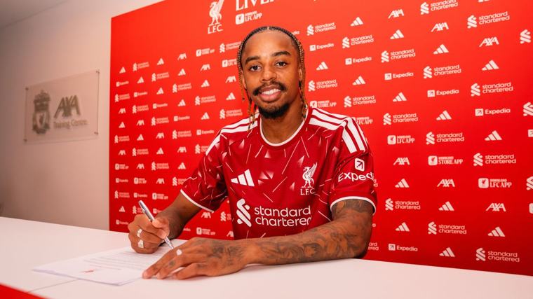 رسمياً: ليفربول يعلن ضمّ باركولا بـ 123 مليون جنيه