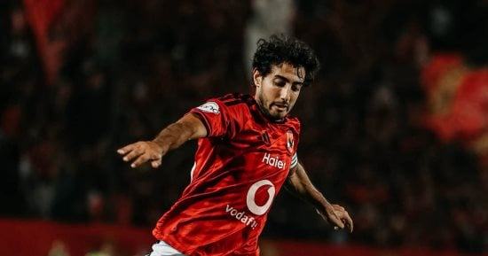 عموتة يدرس استعانة بهاني في دفاع الأهلي قبل قمة الزمالك