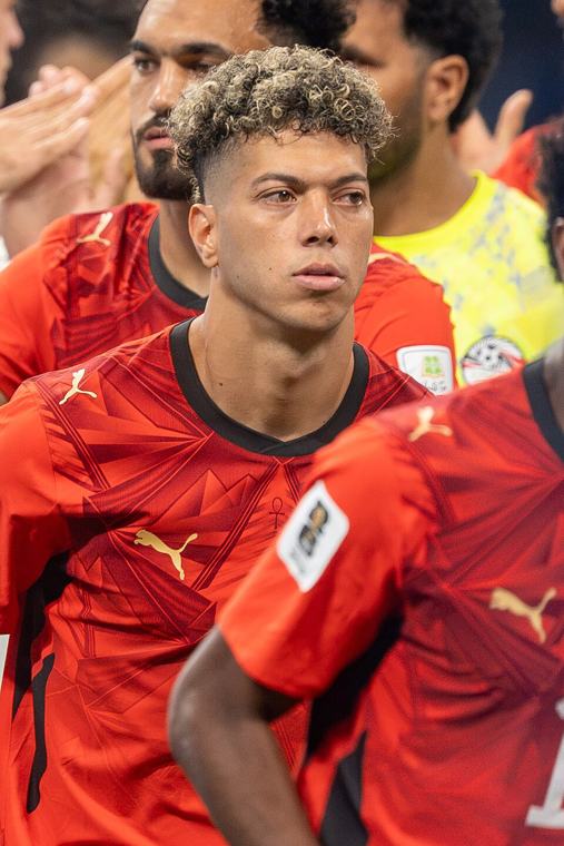إمام عاشور يستفسر عن موقفه مع الأهلي قبل قائمة منتخب مصر