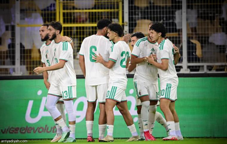 الجزائر تفتتح التصفيات بثلاثية على زامبيا في أول مباراة لحمداني