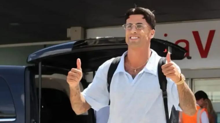 كانسيلو يترك الهلال ويوقّع لبرشلونة حتى 2029