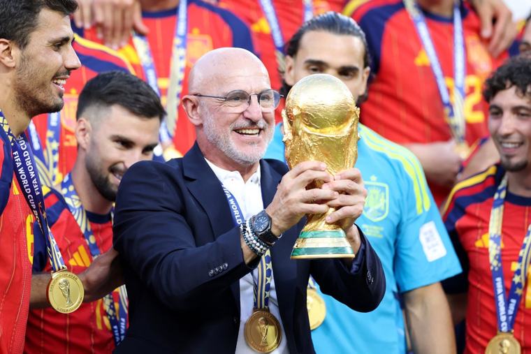 دي لا فوينتي يمدد حتى 2032 في أطول عقد بتاريخ منتخب إسبانيا