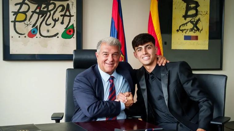 برشلونة يتفق مع برنال على تجديد عقده حتى 2031