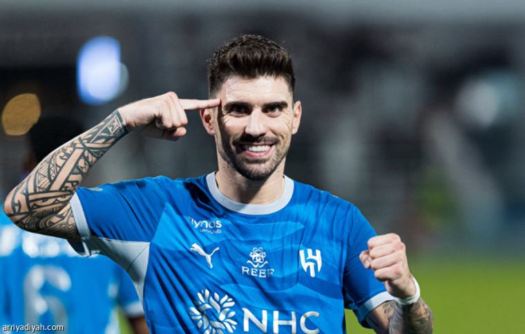 الهلال يهزم الشباب 2-0 ويحافظ على العلامة الكاملة