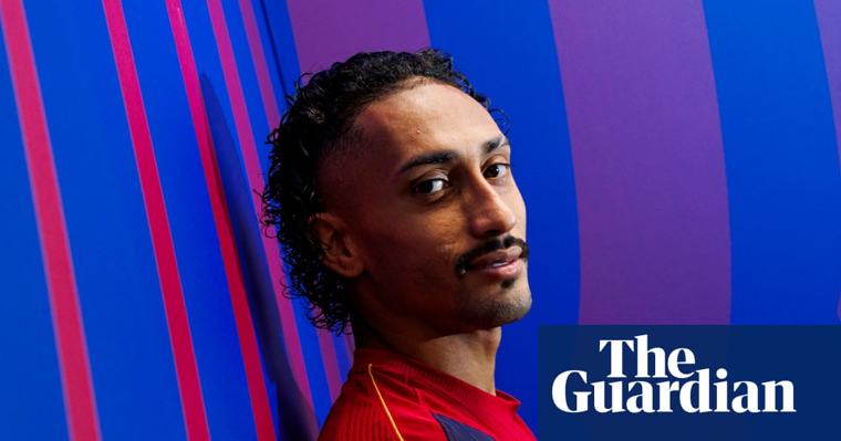 رافينيا: كنت مقتنعاً بالرحيل عن برشلونة ثم تغيّر كل شيء