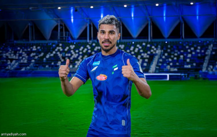الأهلي بين الإعارات والمخالصات لضبط قائمته قبل الإغلاق