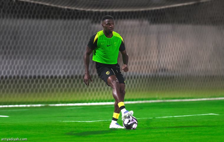 الاتحاد يعير الكاميروني ستيفان كيلر إلى بيفيرين البلجيكي