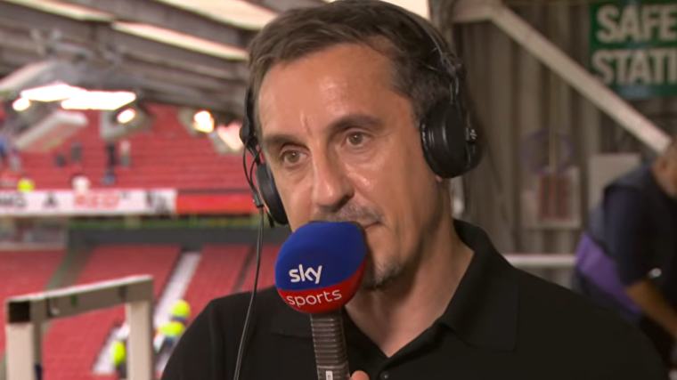 نيفيل يطالب مانشستر يونايتد بضمّ مدافعَين قبل إغلاق السوق
