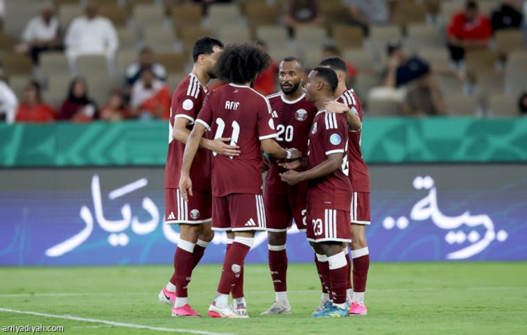 قطر تسقط حامل اللقب البحرين 2-0 في افتتاح خليجي 27