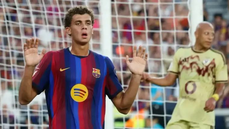حمزة عبدالكريم يسجّل في مرمى الأهلي بقميص برشلونة