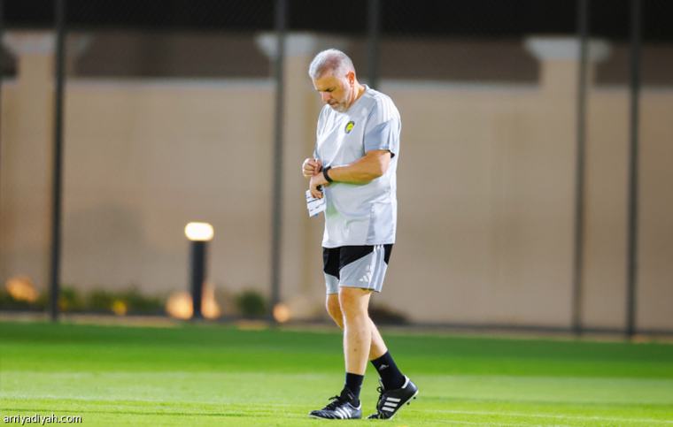 النصر يعالج أزمة حراسة المرمى بإعارة العلوان من الفتح