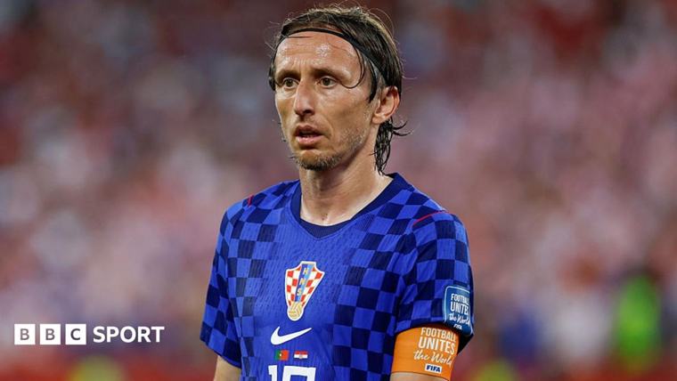 مودريتش يواصل مع كرواتيا بعد بلوغه 41 عاماً