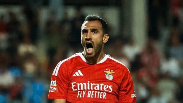بنفيكا يكتسح كازا بيا 7-0 وبافليديس يسجل ثلاثية